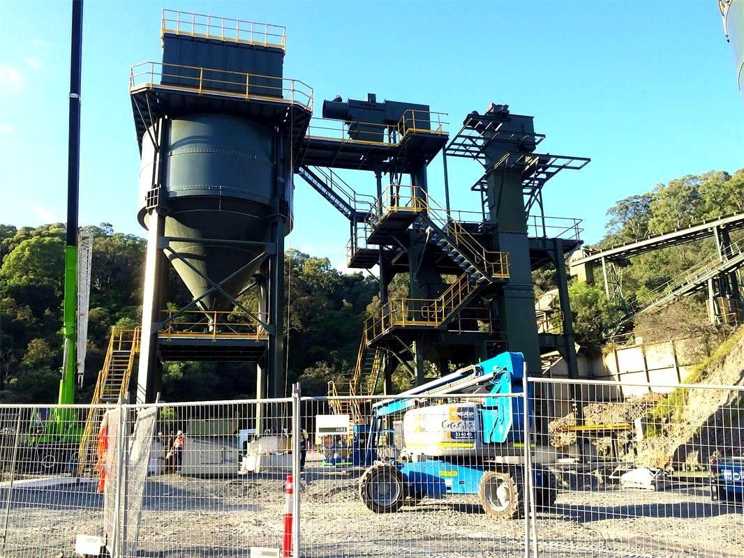 2015年J9国际和澳洲工程师携手设计V7制砂项目，为澳大利亚V7制砂厂提供2个400T的片装筒仓、1个大除尘器以及各类钢结构